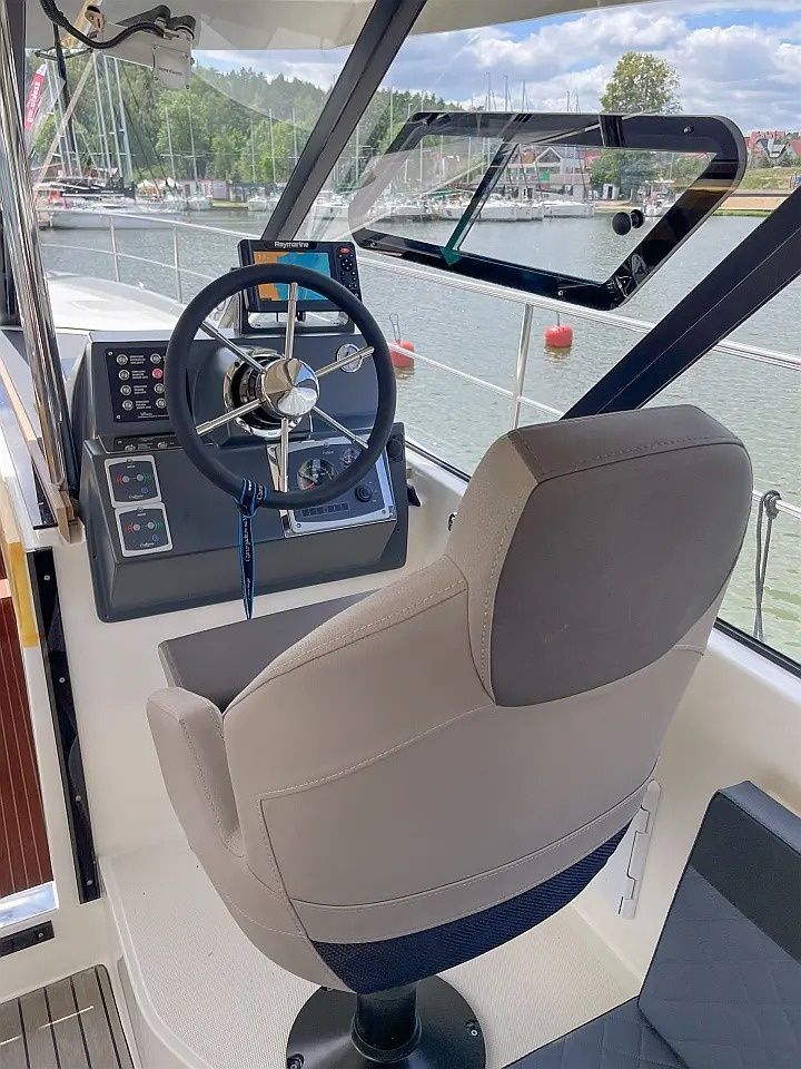 Nautica 1300 | Royal