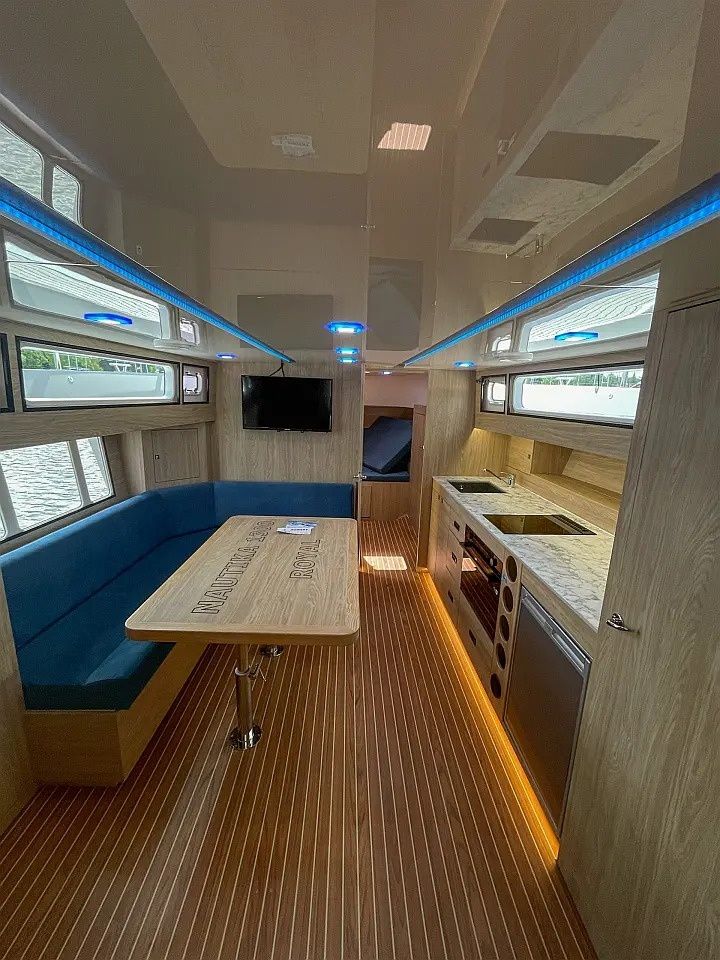 Nautica 1300 | Royal