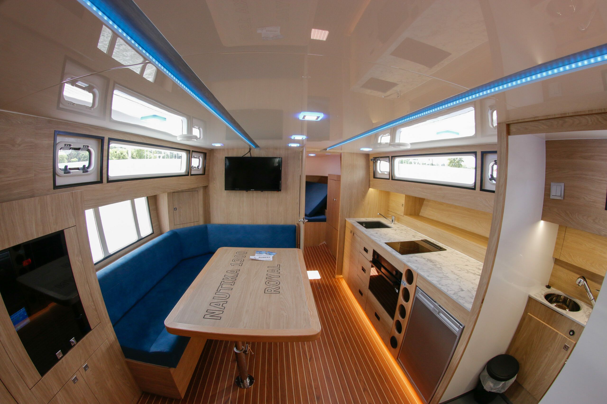 Nautica 1300 | Royal