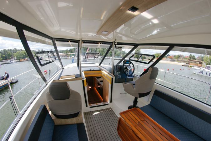 Nautica 1300 | Royal