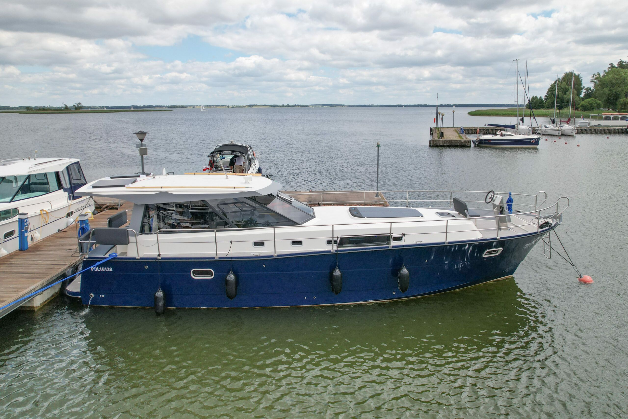 Nautica 1300 | Royal