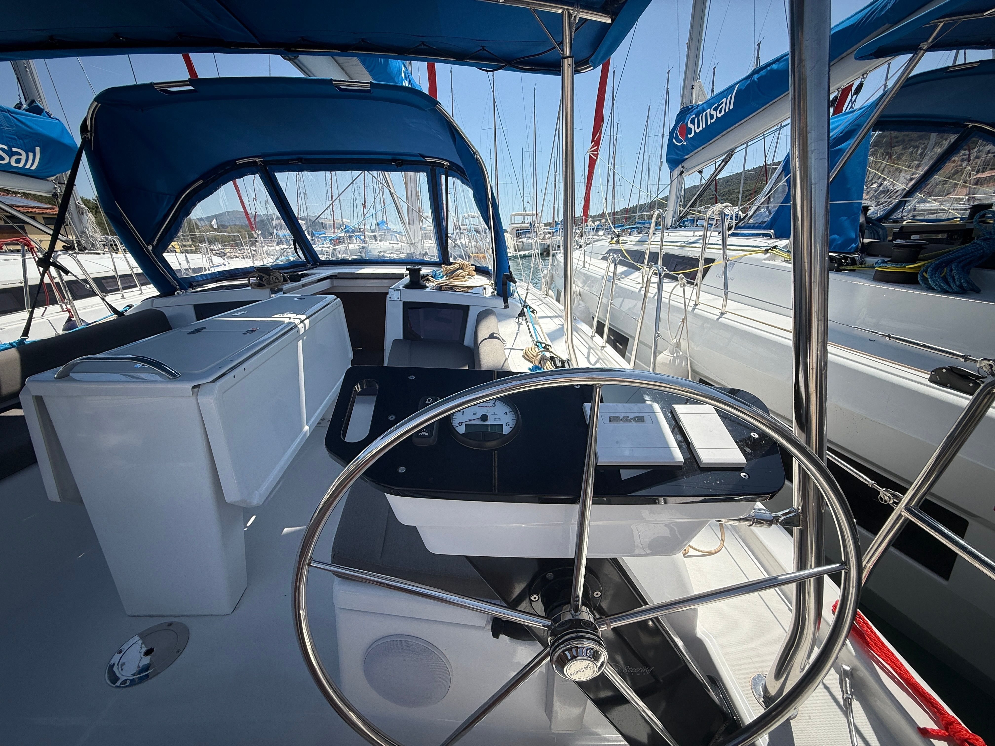 Dufour 37 | Sunsail 25