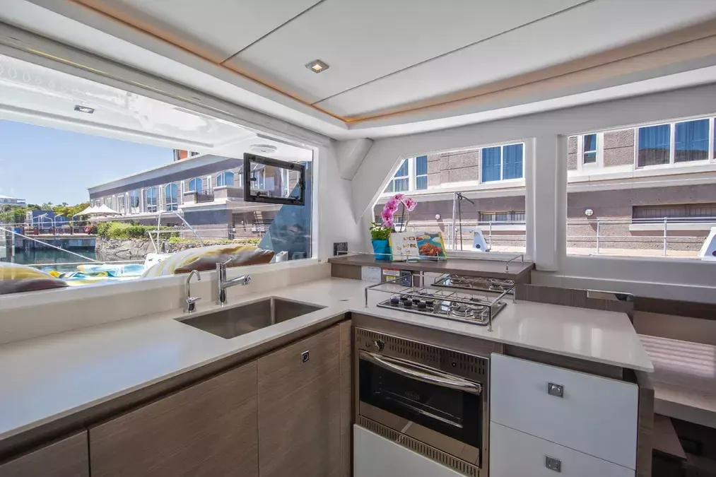 Leopard 42 | Sunsail 25