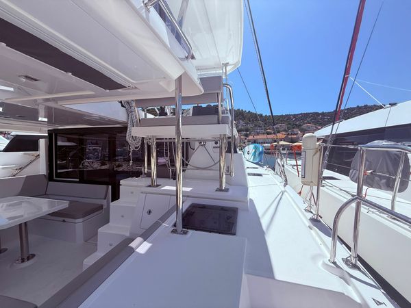 Leopard 42 | Sunsail 24