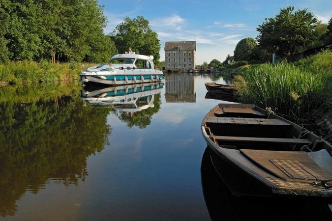 Nicols Sedan 1170 | La Liviniere