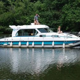 Nicols Sedan 1170 | La Liviniere