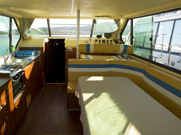 Nicols Sedan 1170 | La Liviniere