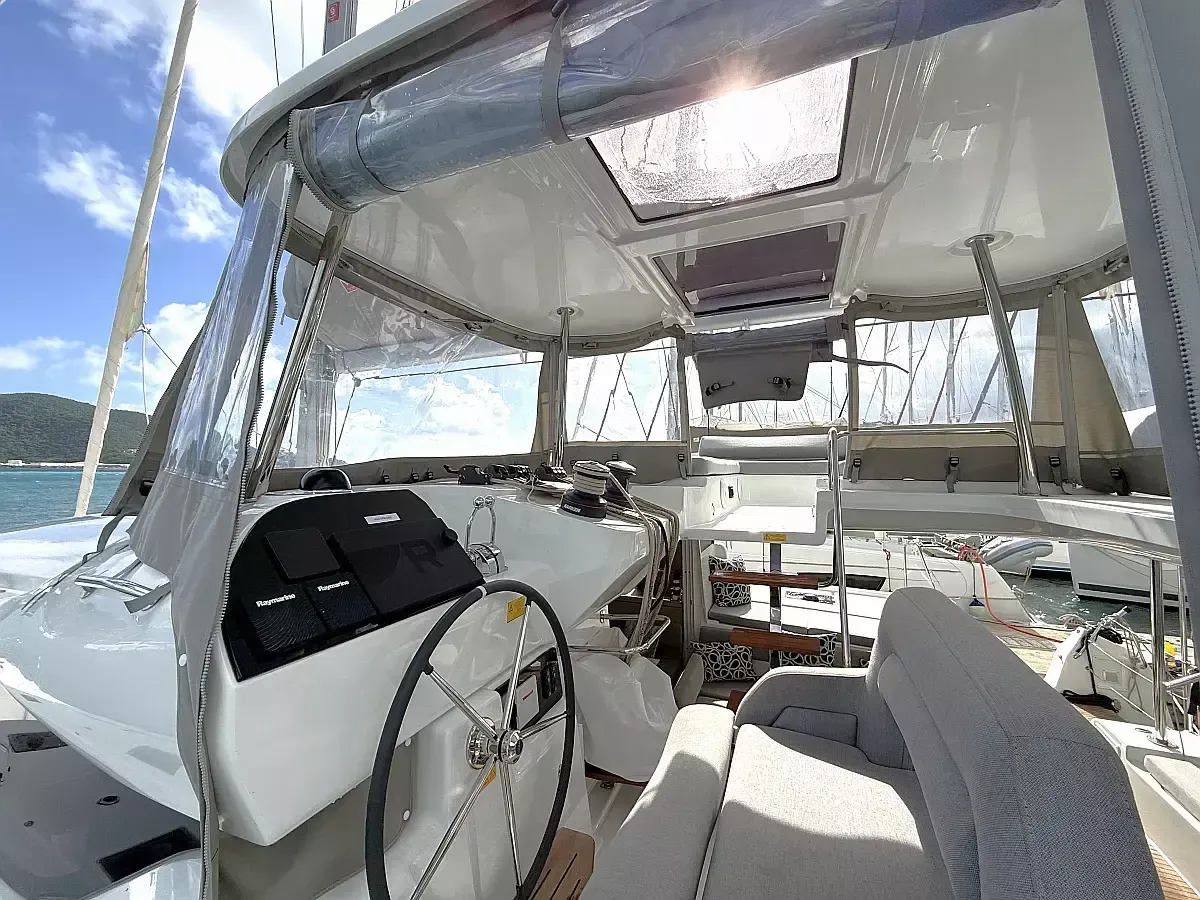 Lagoon 43 | White Pearl