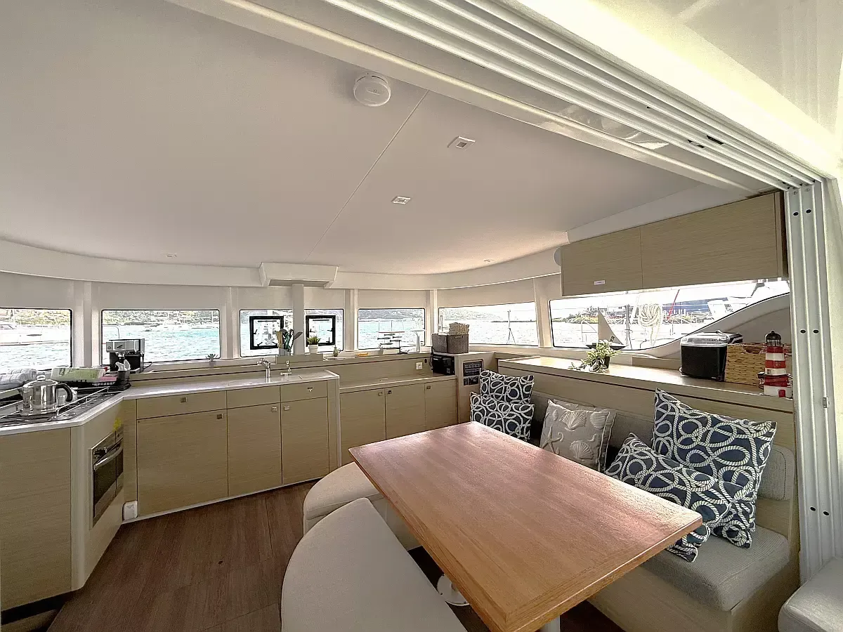 Lagoon 43 | White Pearl