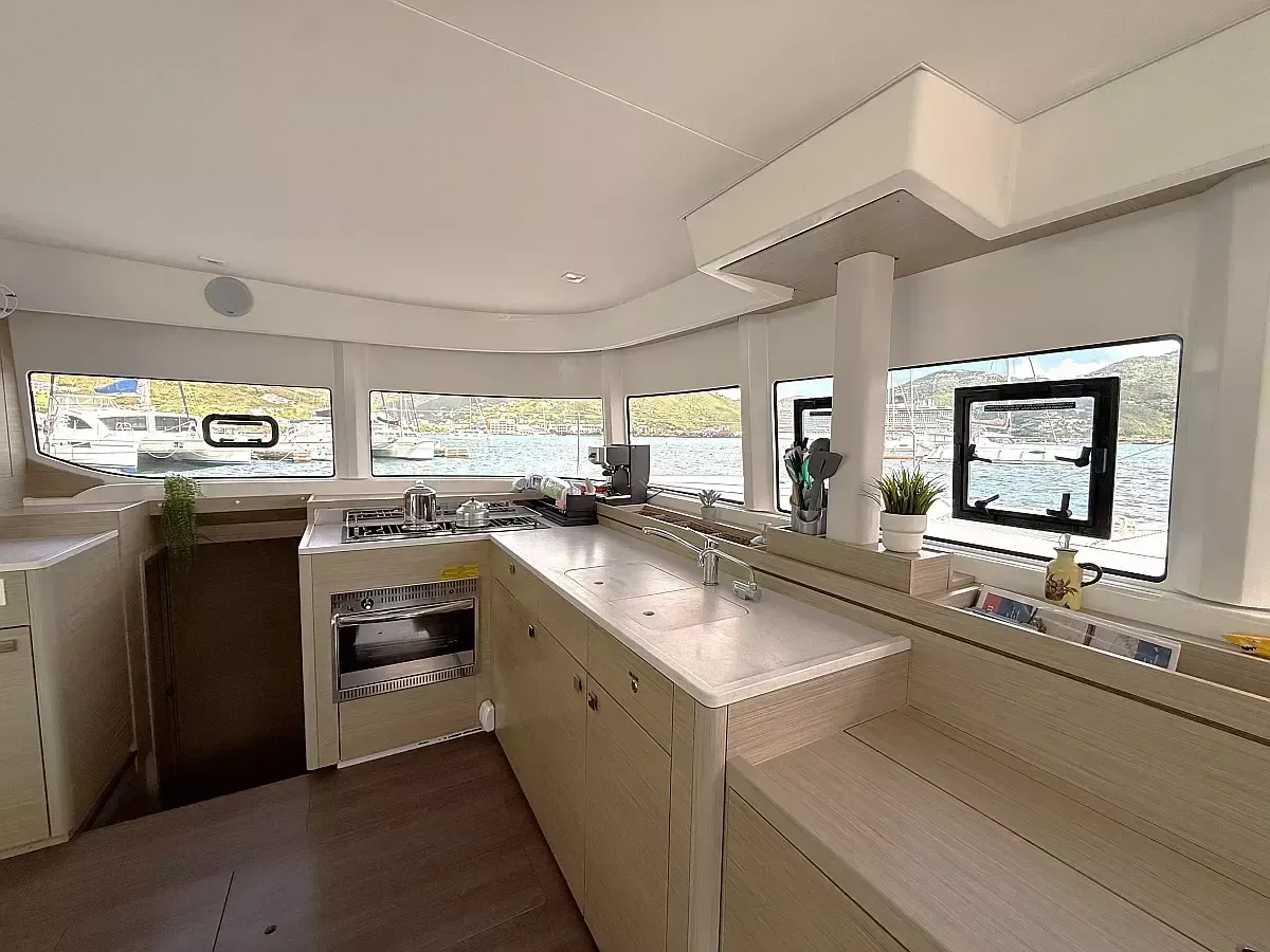 Lagoon 43 | White Pearl