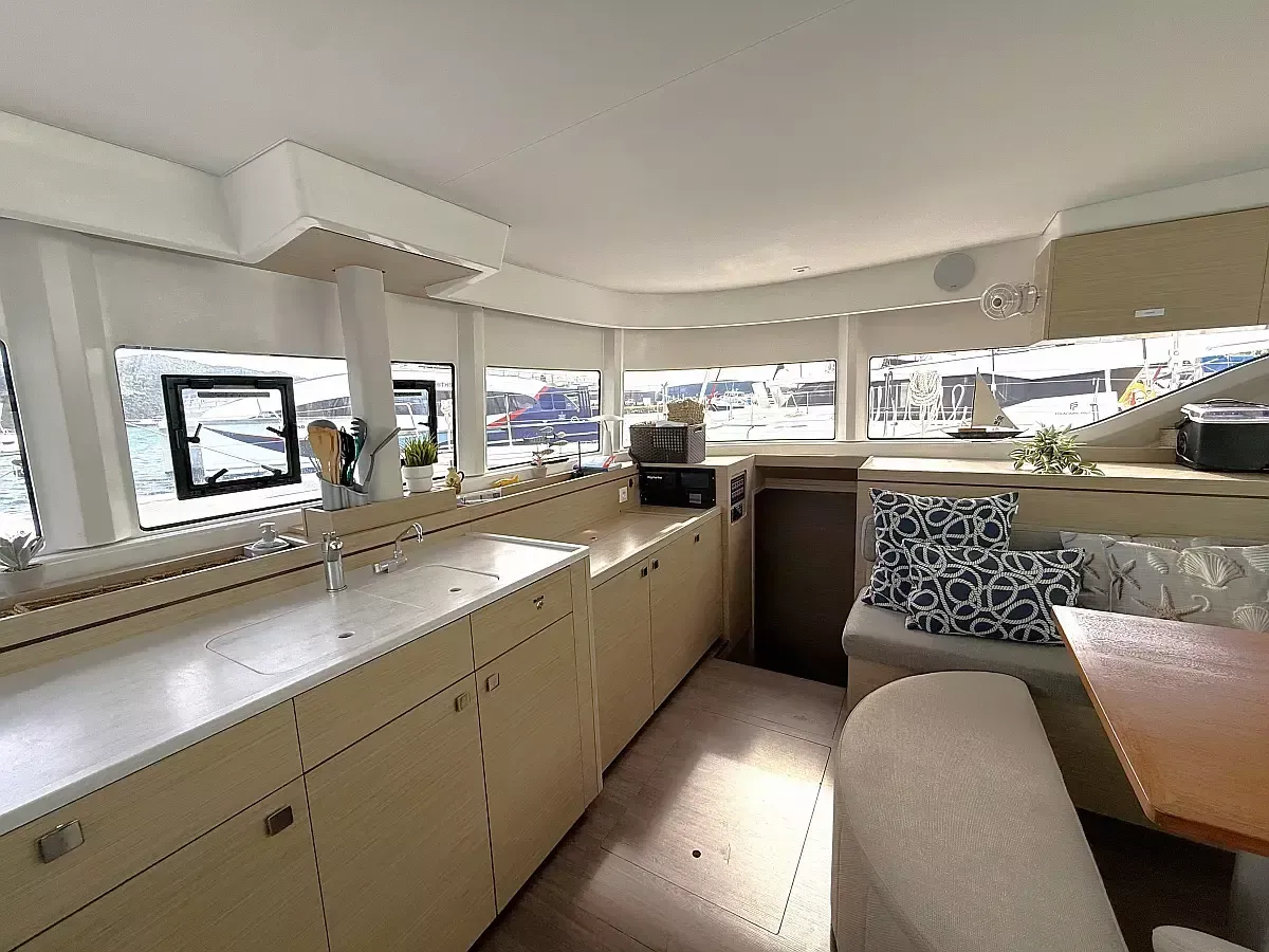 Lagoon 43 | White Pearl