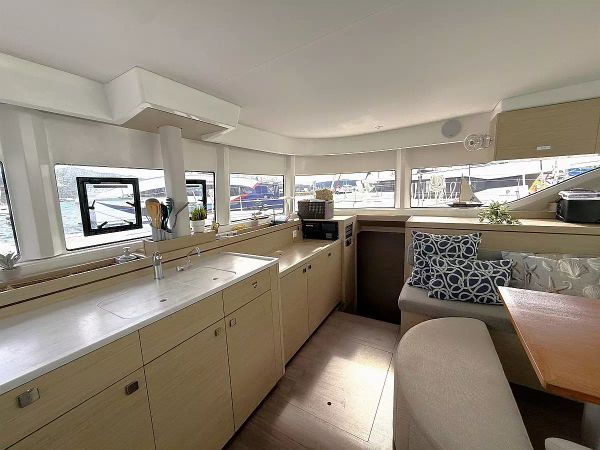 Lagoon 43 | White Pearl