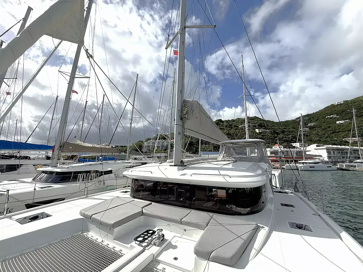 Lagoon 43 | White Pearl