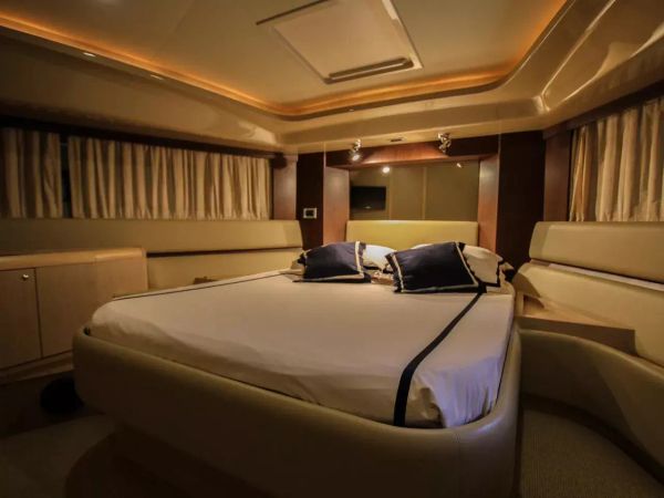 Ferretti 591 | Borna 1