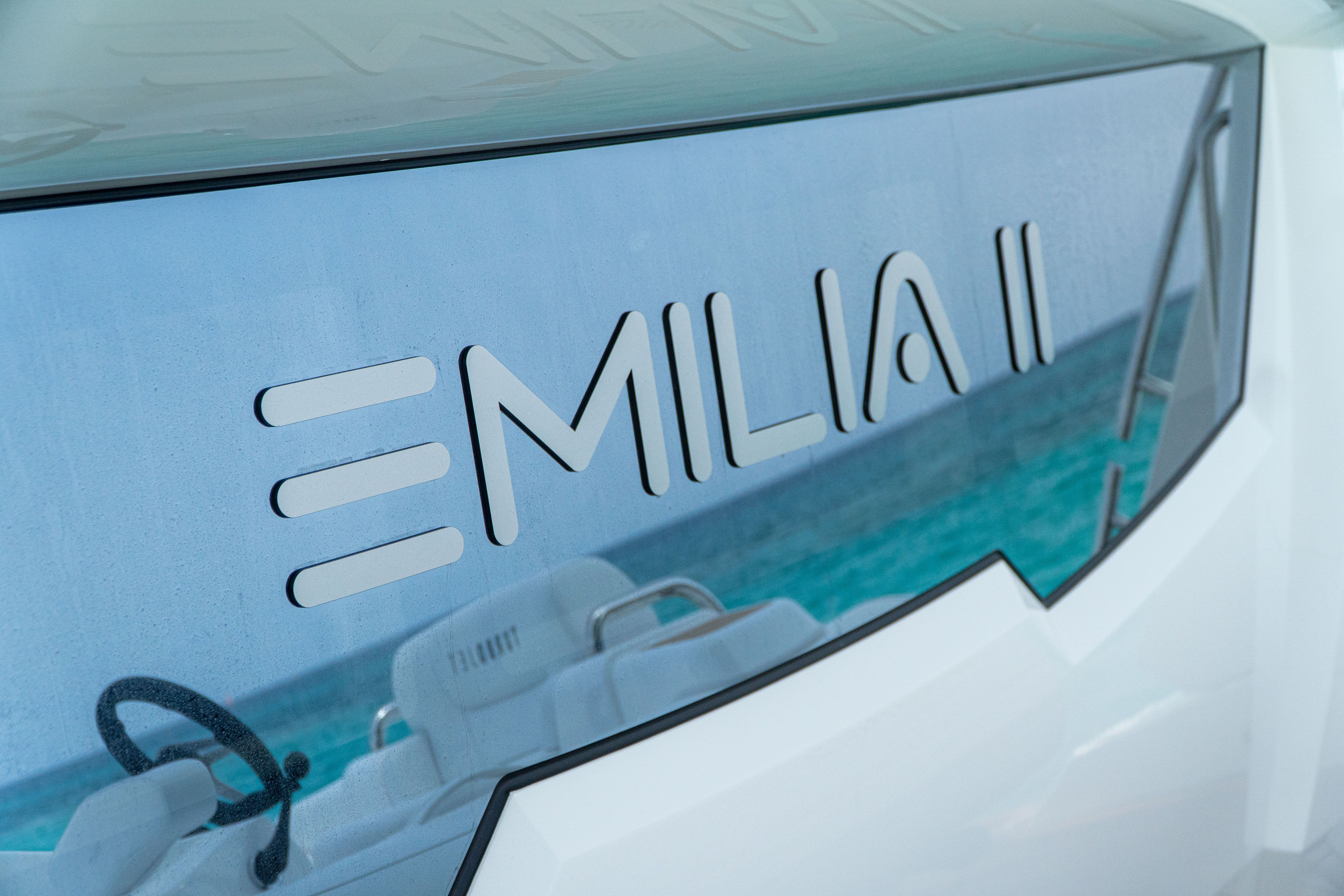 Absolute 62 Fly | Emilia 2