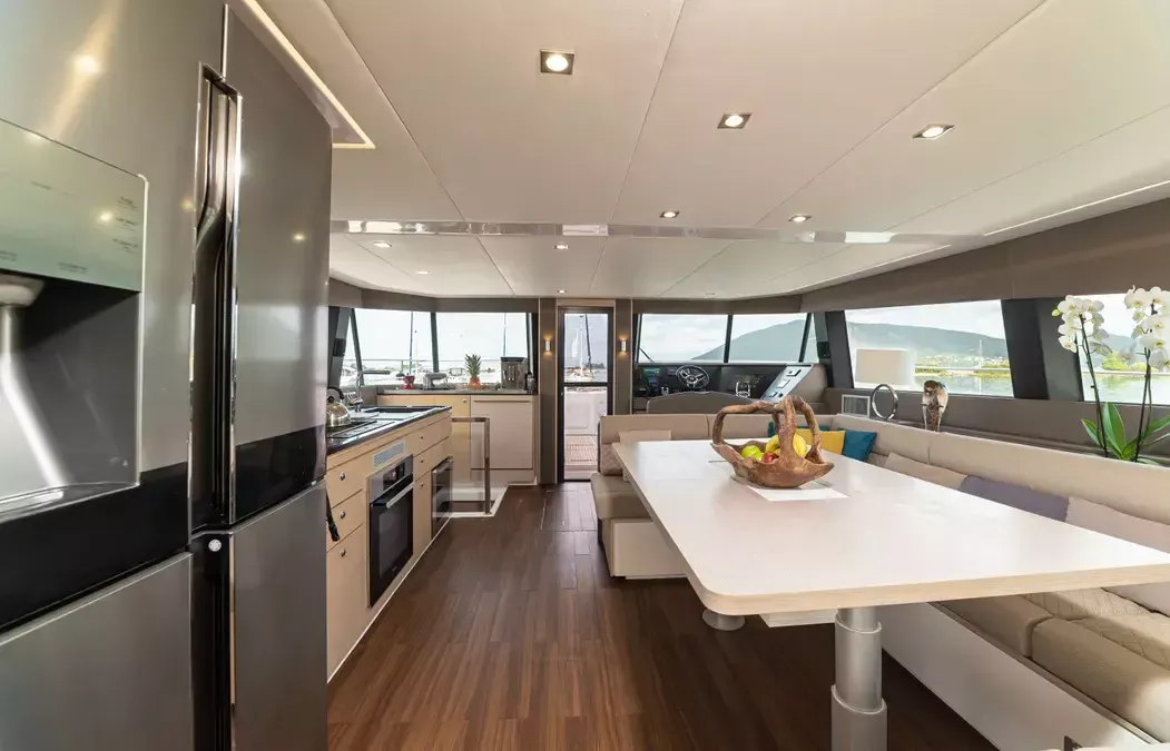 Aventura 56 | Don't Blink