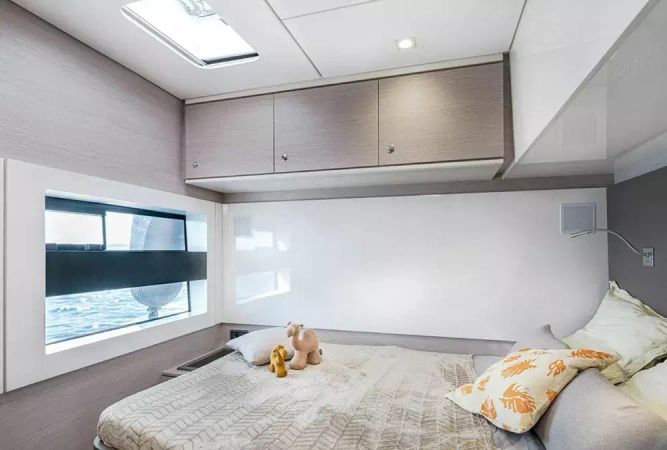 Aventura 56 | Don't Blink