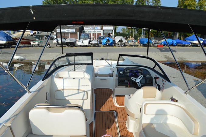 Bayliner VR6 E | Vidy Beach