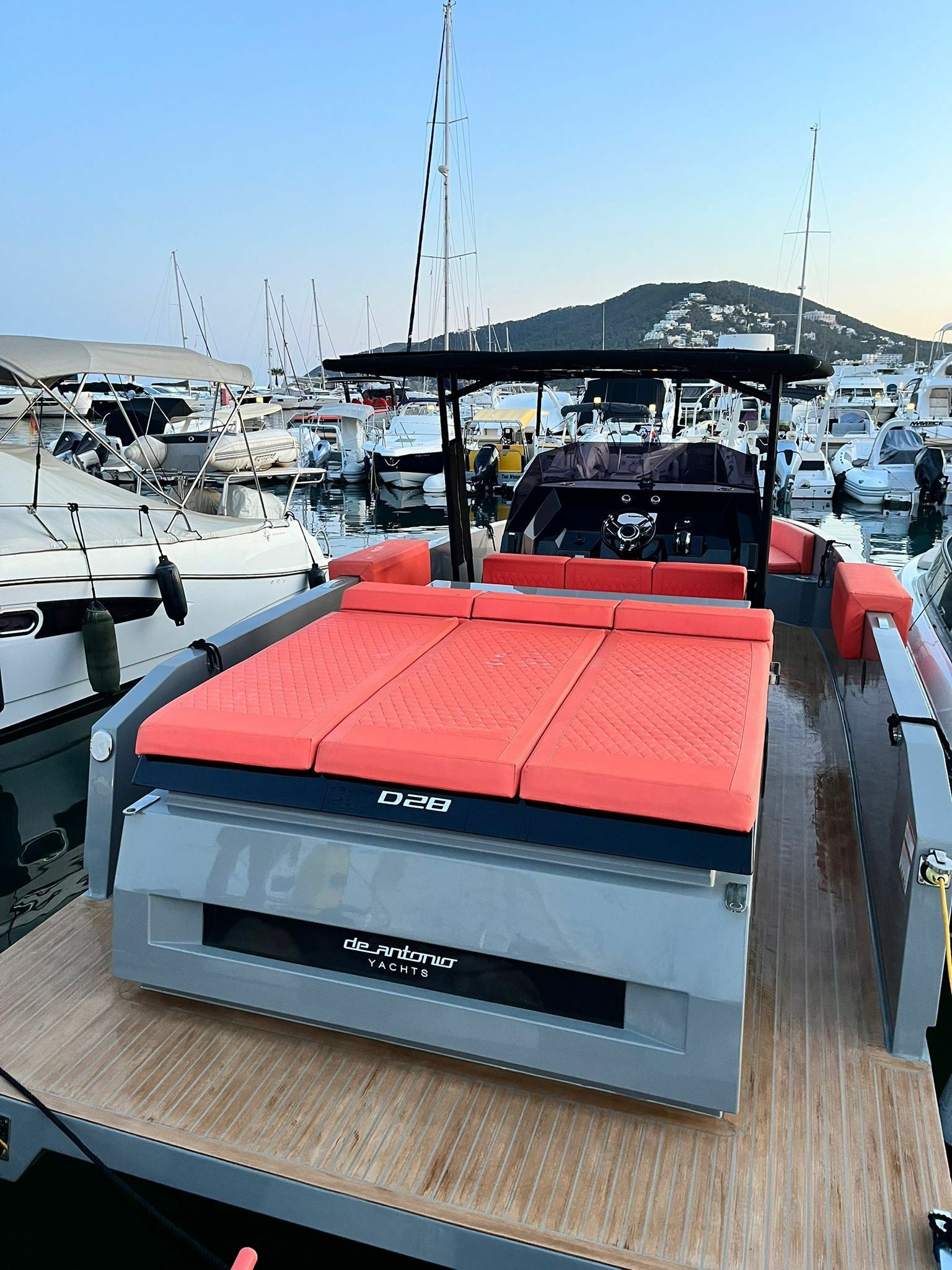 De Antonio D28 | THBC