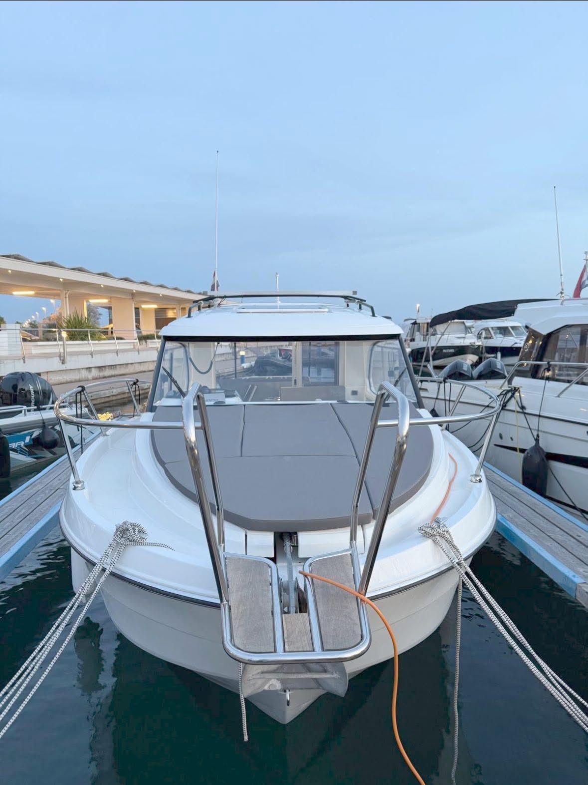 Beneteau Antares 8 | 22