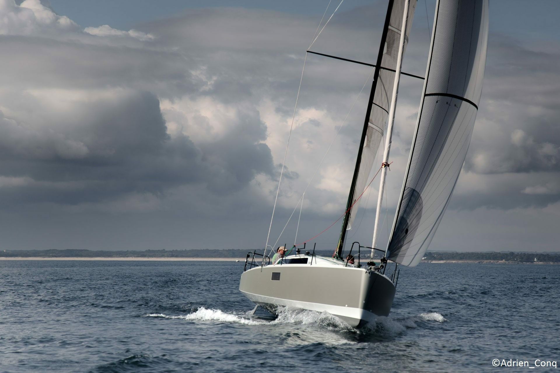 Pogo 36 | Silver Wave