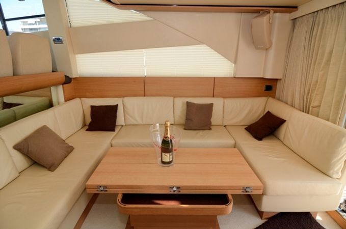 Fairline Phantom 48 | Up & Down