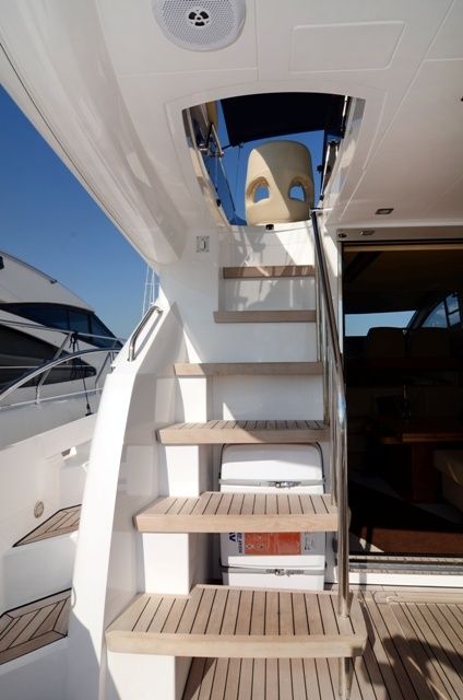 Fairline Phantom 48 | Up & Down