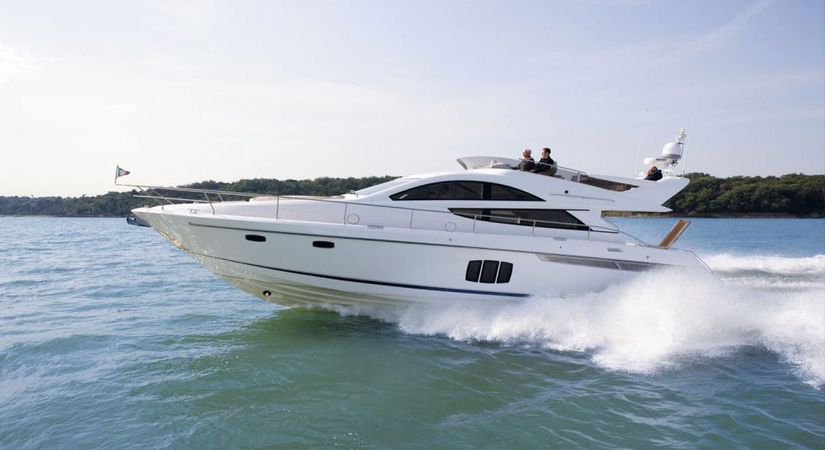 Fairline Phantom 48 | Up & Down