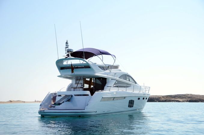 Fairline Phantom 48 | Up & Down