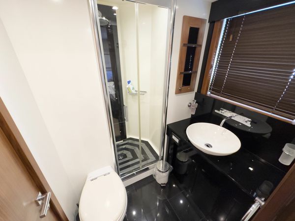 Sunseeker Manhattan 80 | Esra S