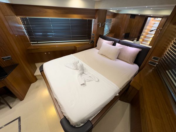 Sunseeker Manhattan 80 | Esra S