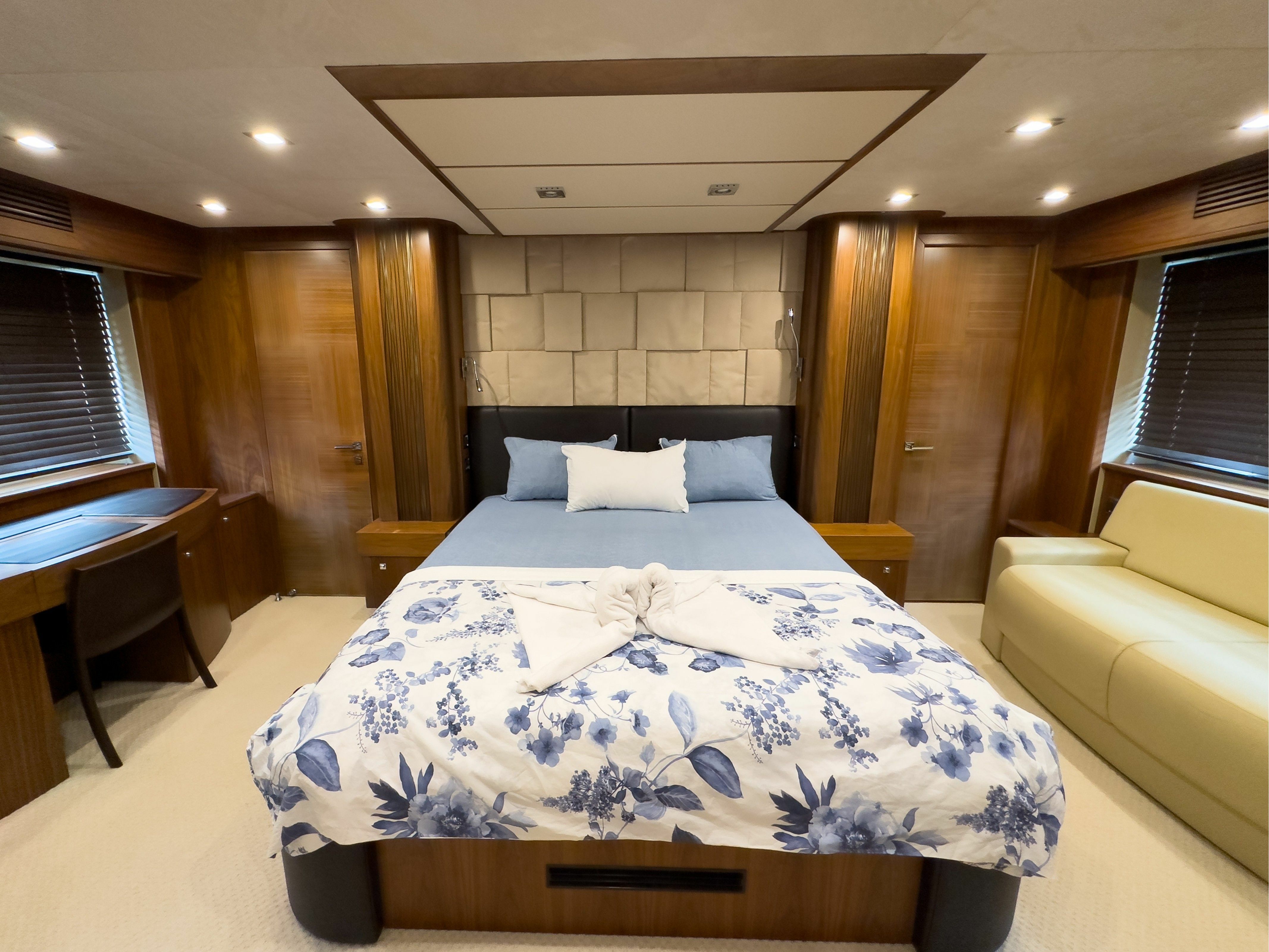 Sunseeker Manhattan 80 | Esra S