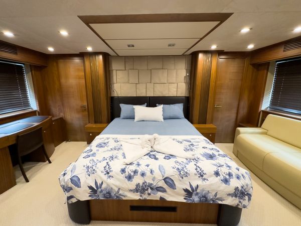 Sunseeker Manhattan 80 | Esra S