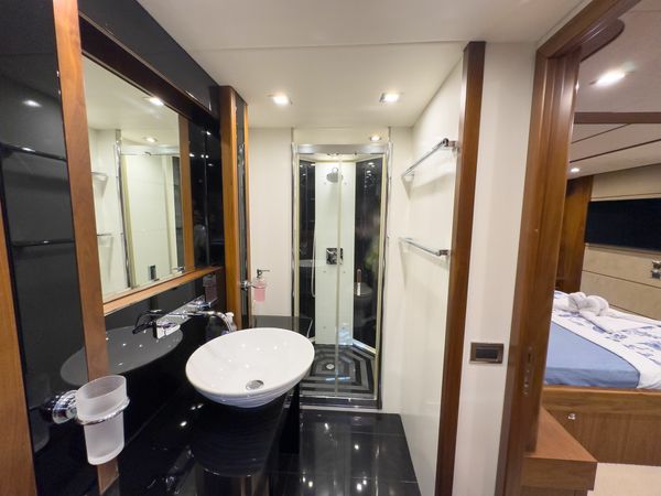 Sunseeker Manhattan 80 | Esra S