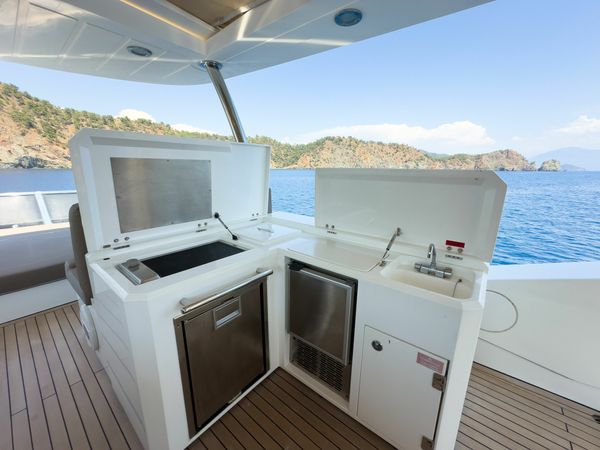 Sunseeker Manhattan 80 | Esra S