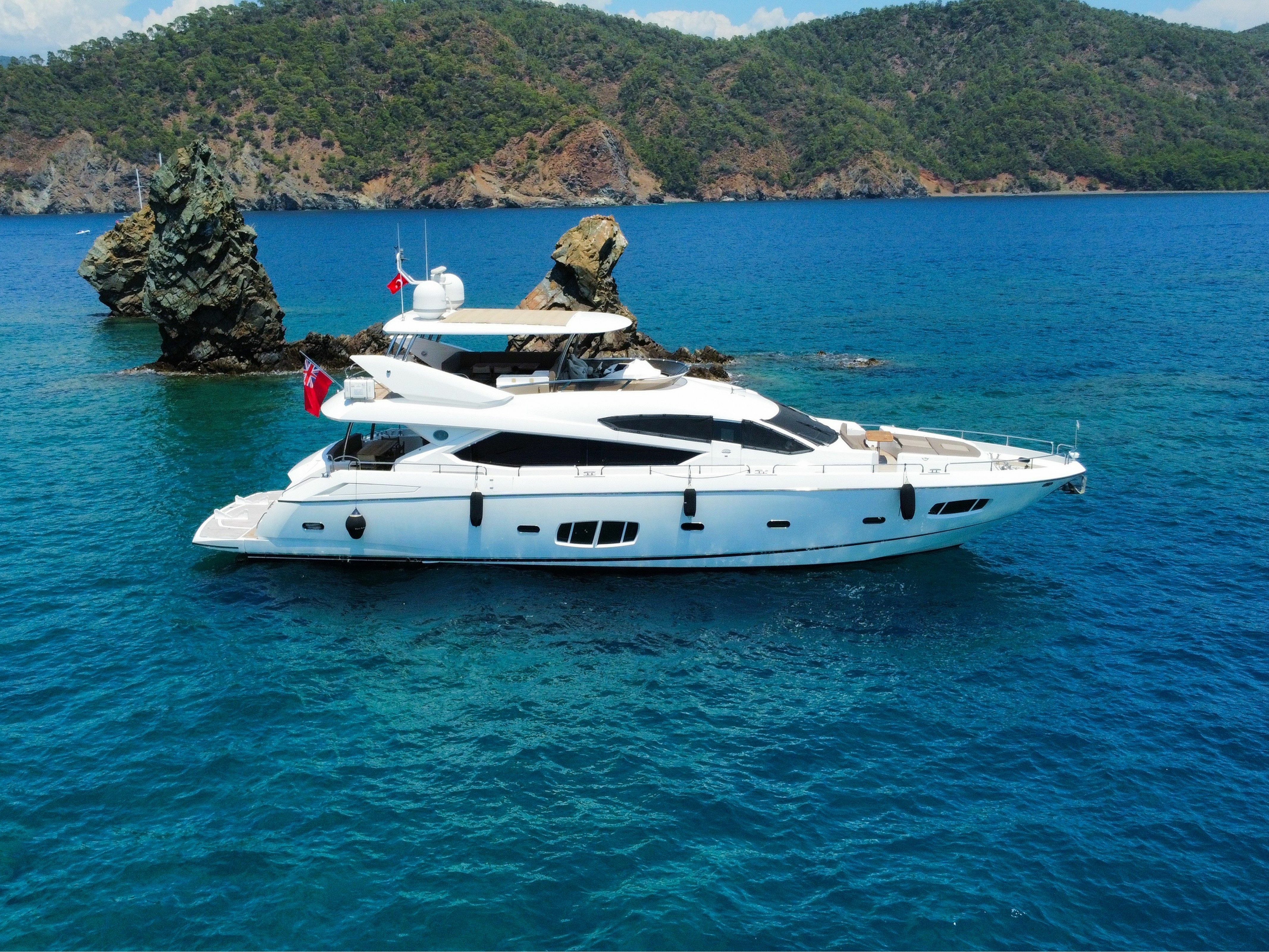 Sunseeker Manhattan 80 | Esra S