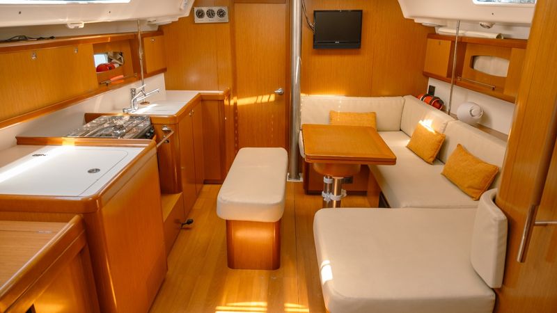 Beneteau Oceanis 40 | Safir