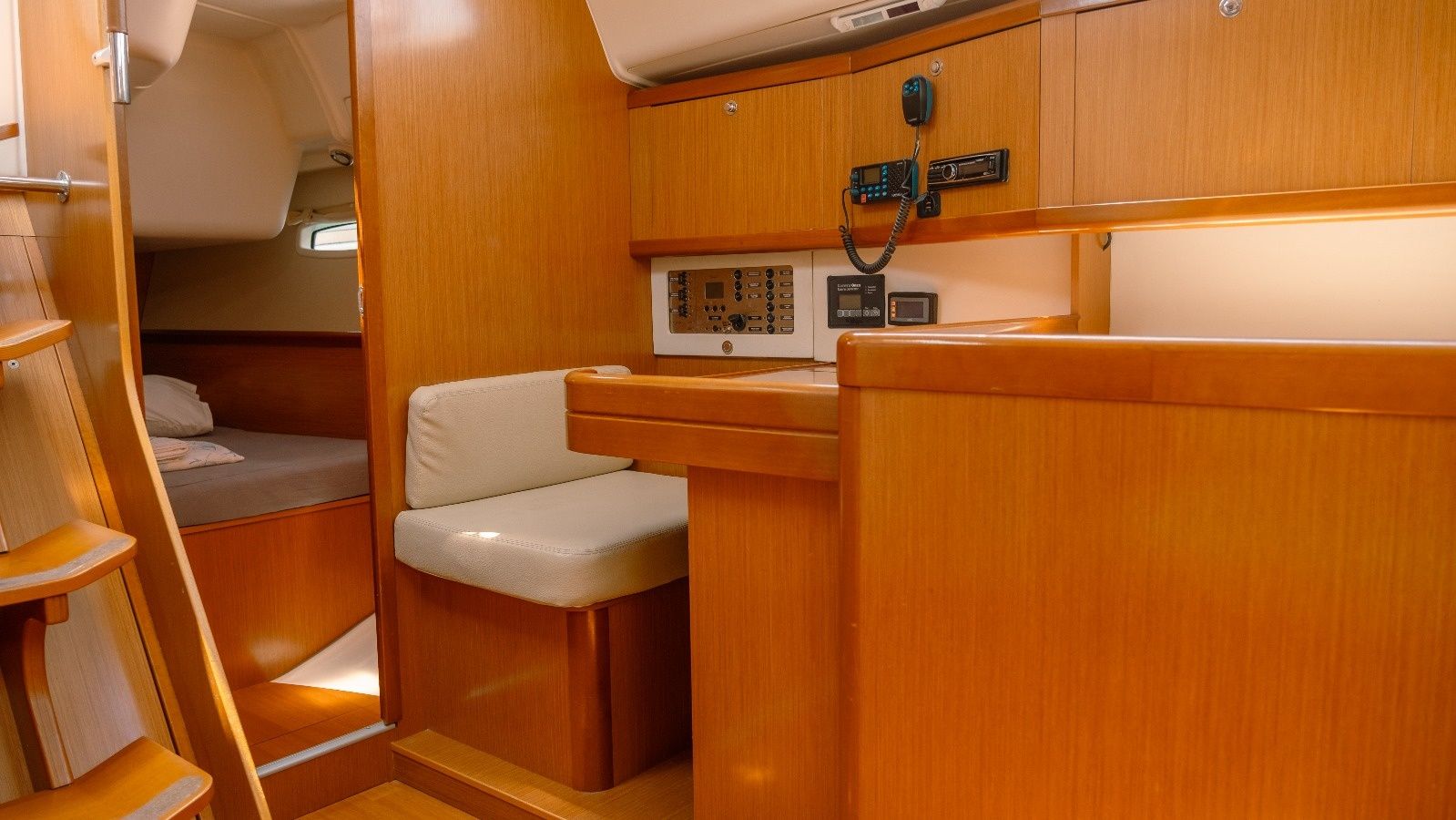 Beneteau Oceanis 40 | Safir