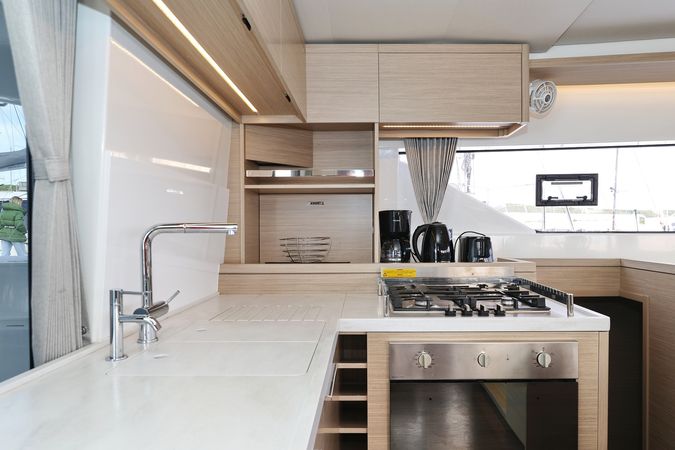 Lagoon 51 | Zarathustra