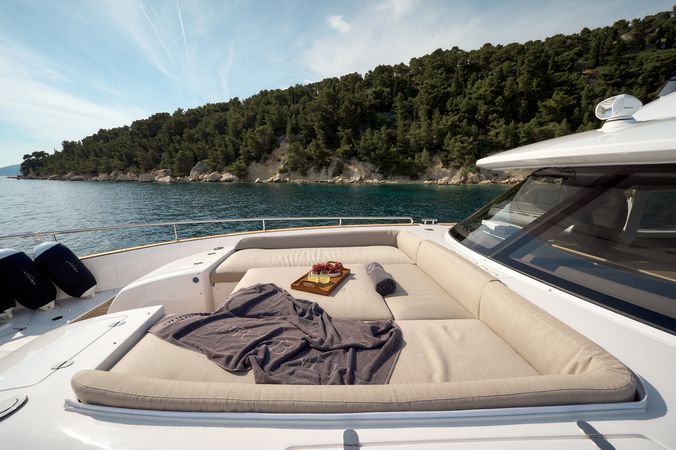 Azimut 66 | Ava 2