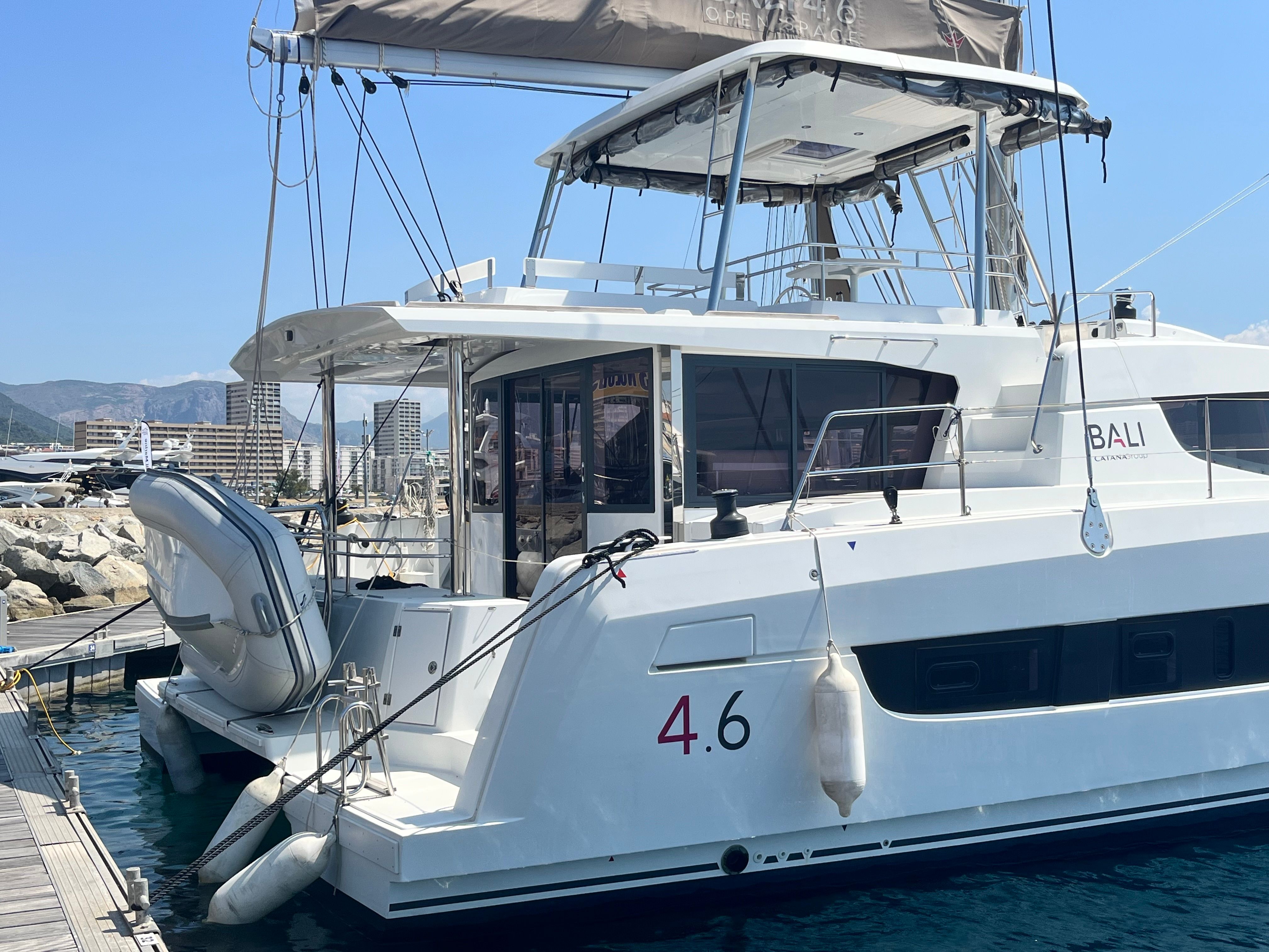 Bali 4.6 | Black Jack