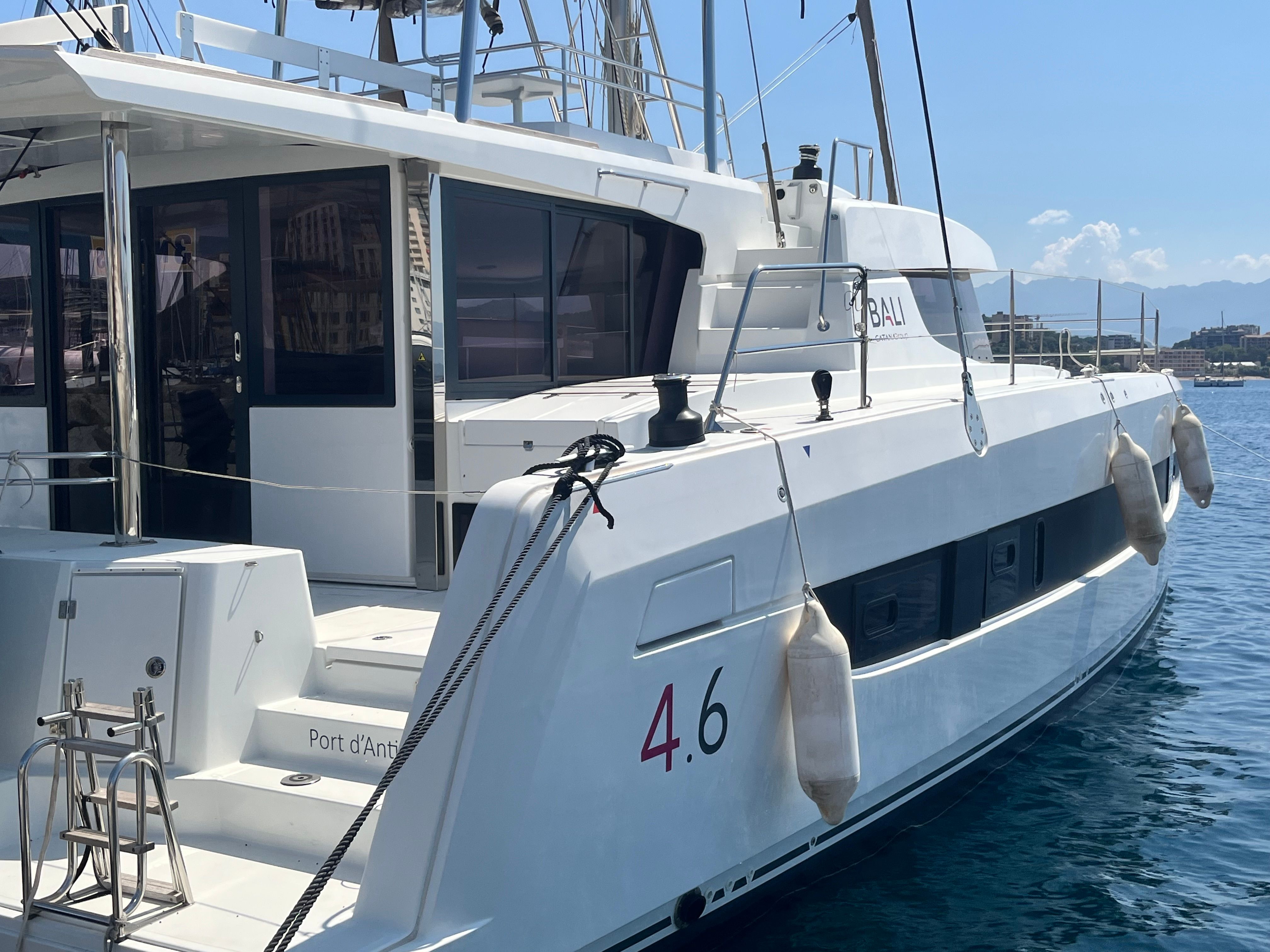 Bali 4.6 | Black Jack