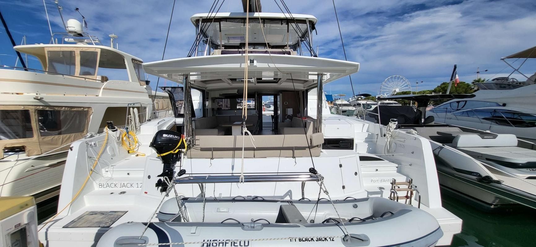 Bali 4.6 | Black Jack