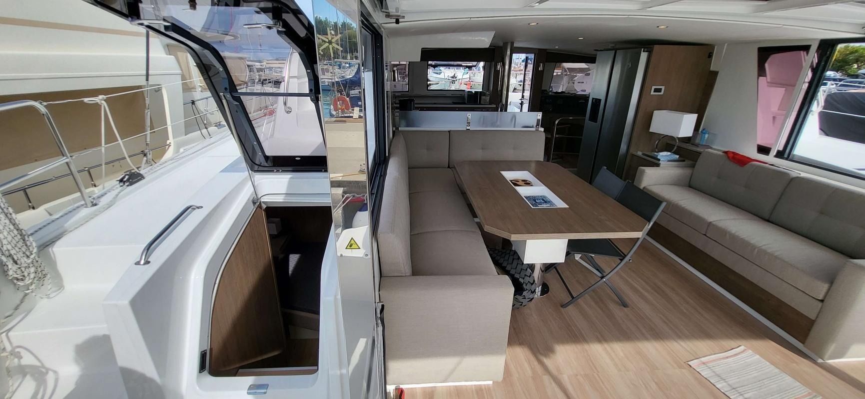 Bali 4.6 | Black Jack