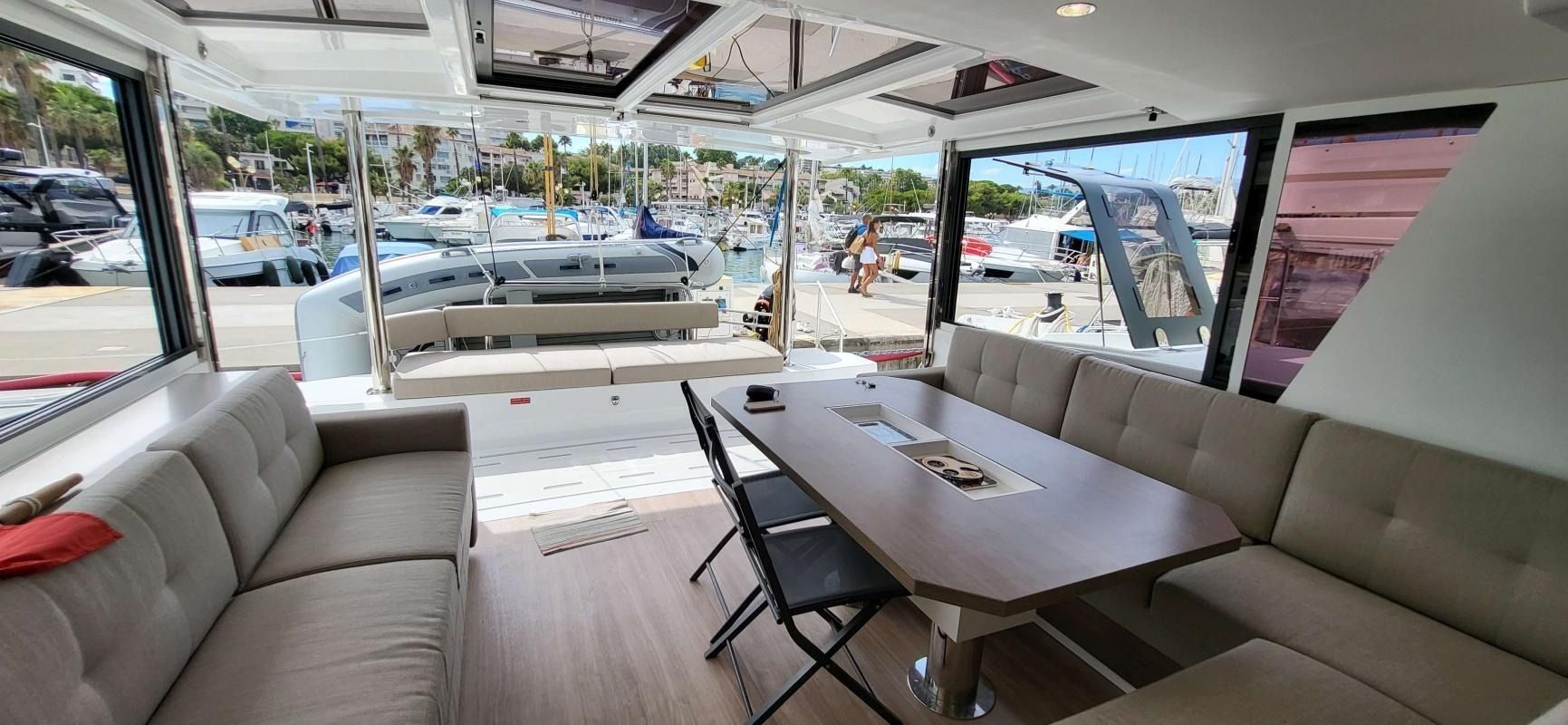 Bali 4.6 | Black Jack