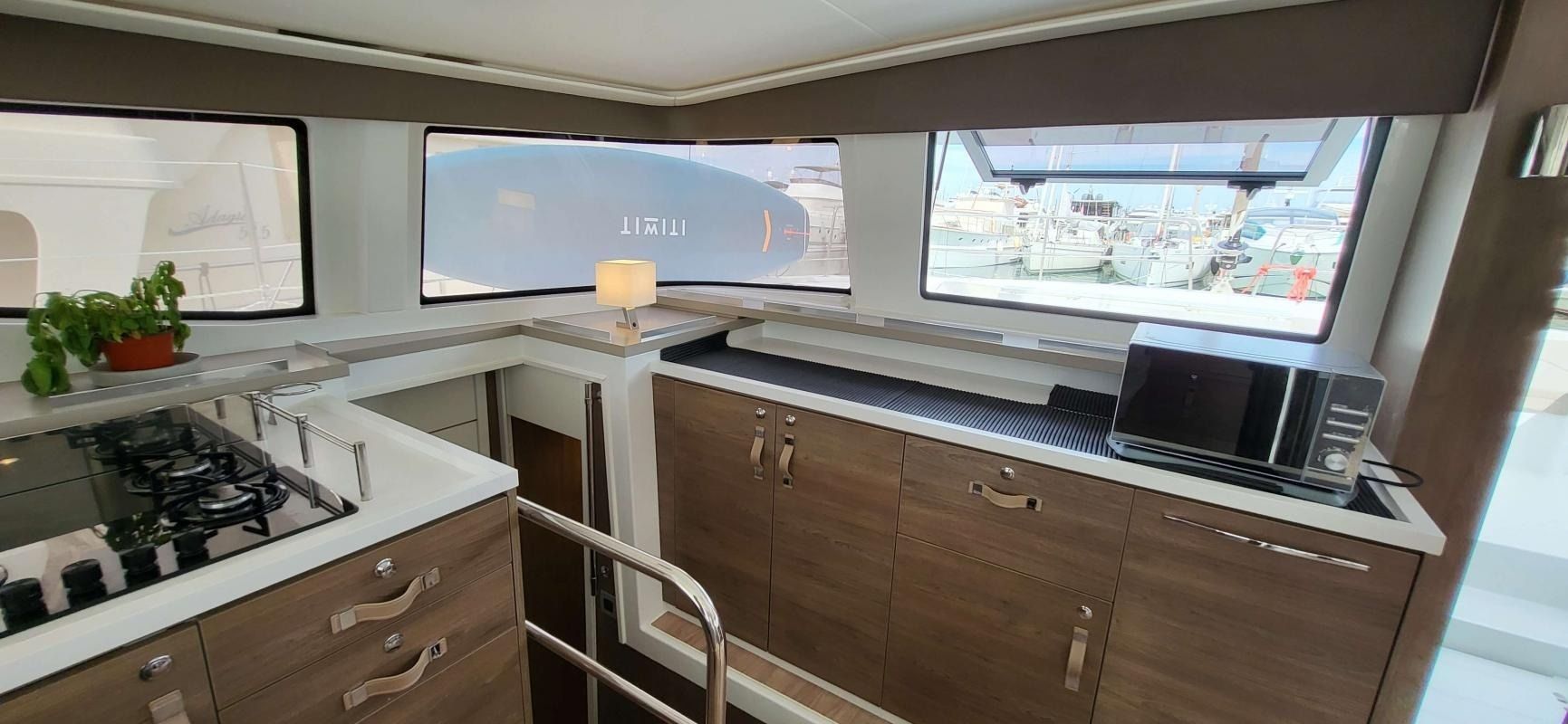 Bali 4.6 | Black Jack