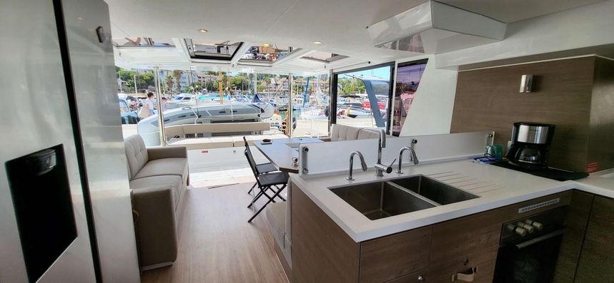 Bali 4.6 | Black Jack