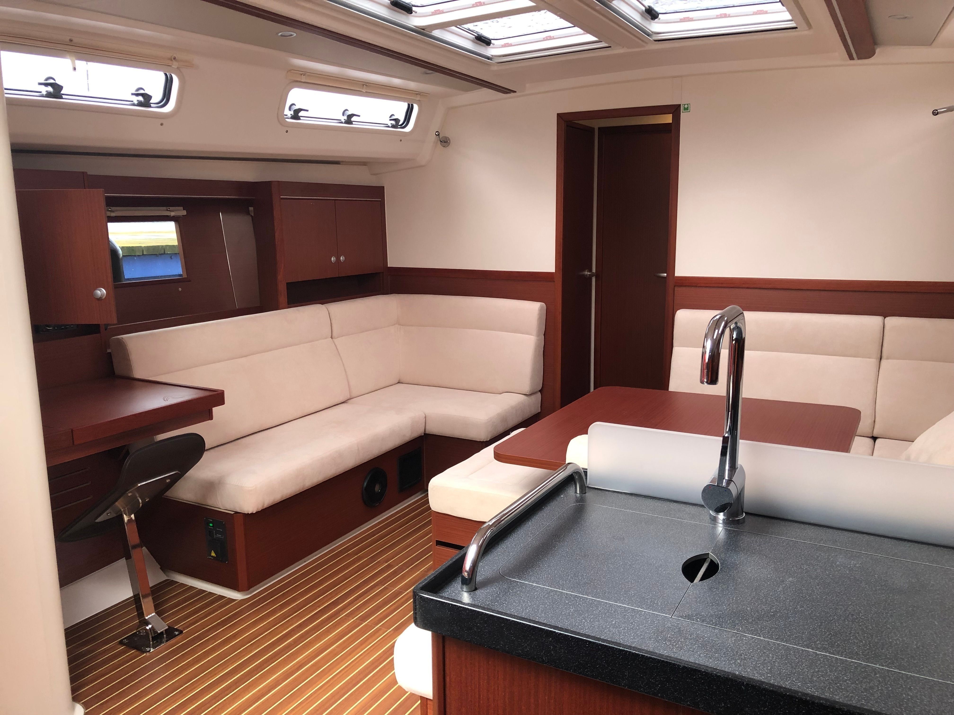 Hanse 455 | Victoria One