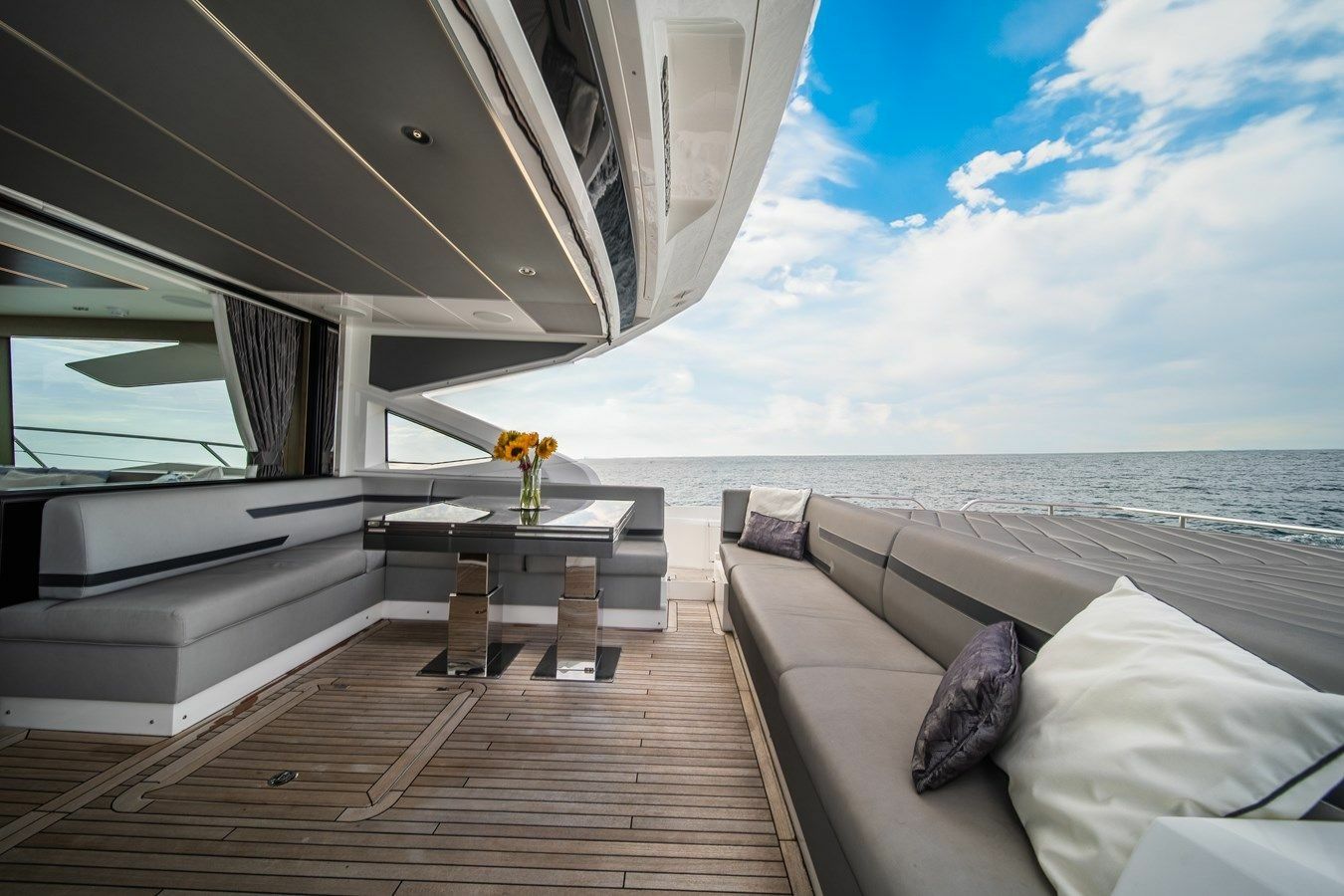 Sunseeker 74 | Below Deck