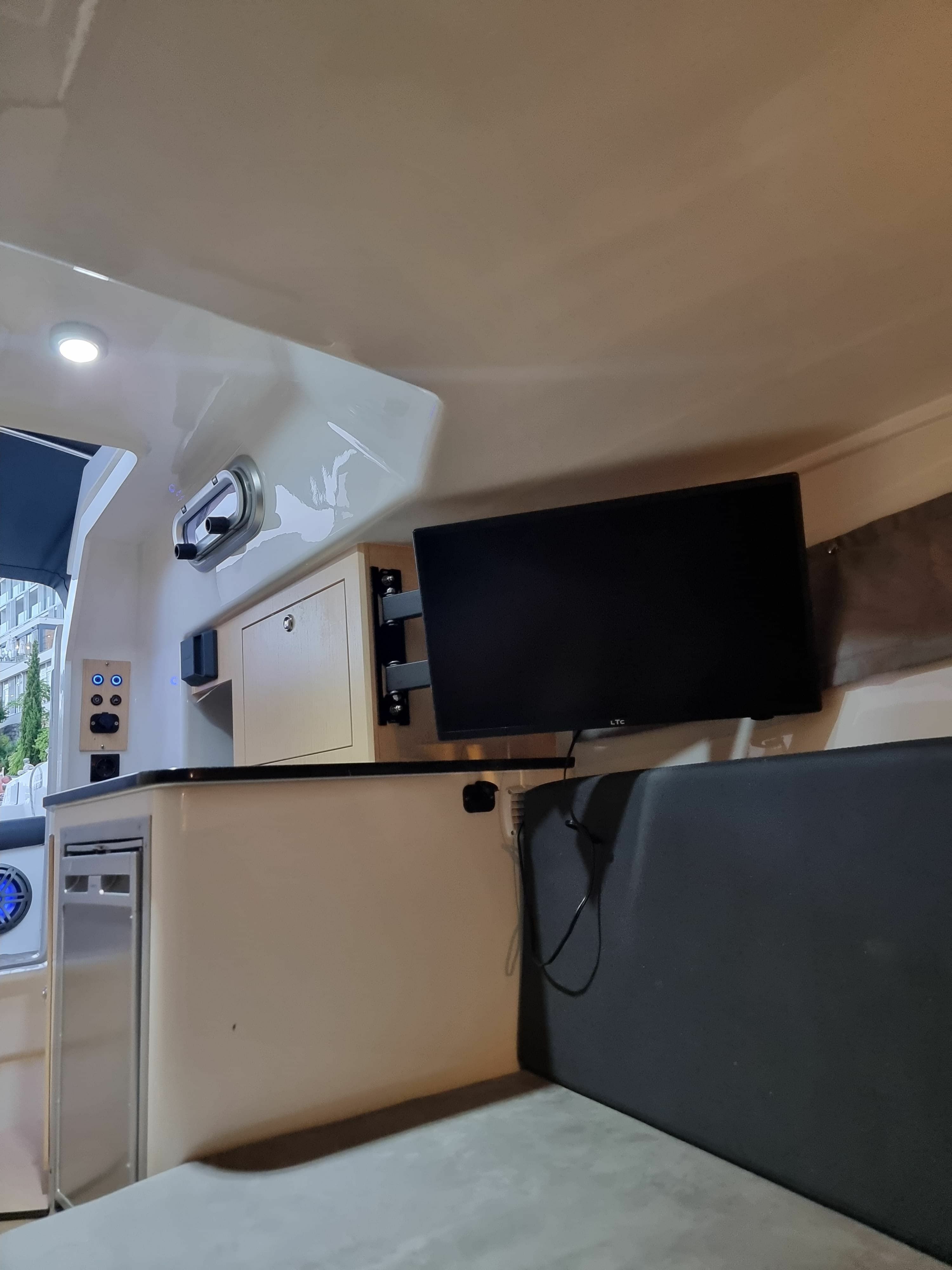 Atlantic Marine 730 | Lady Blue